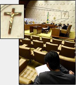 O Plenário do STF não dispensa o crucifixo.